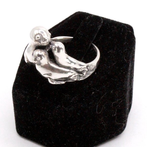Contemporary Modern Sterling Silver Sea Lions Mom & Pups Ring - Picture 7 of 12